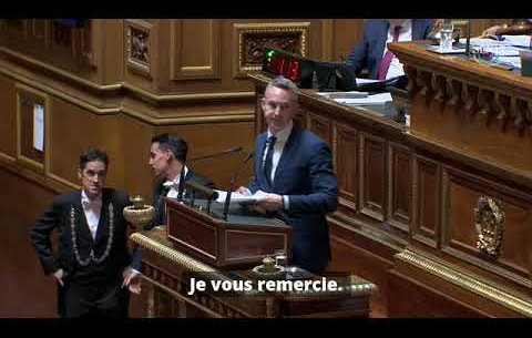Modifier cet articleUne interdiction pour communiquer, pas pour protéger